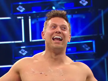 The Miz derrota a Sheamus gracias a Shane McMahon The Miz derrota a Sheamus gracias a Shane McMahon