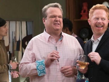 Modern Family - Temporada 9 - Capítulo 15: Azotes por los recuerdos