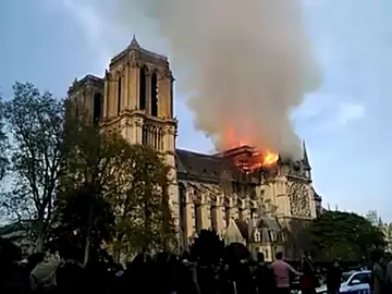 Los mensajes de los candidatos sobre el incendio de Notre Dame Los mensajes de los candidatos sobre el incendio de Notre Dame