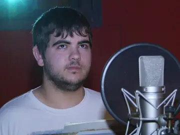 El ganador del concurso de doblaje pone su voz a un capítulo de 'Big Bang' El ganador del concurso de doblaje pone su voz a un capítulo de 'Big Bang'