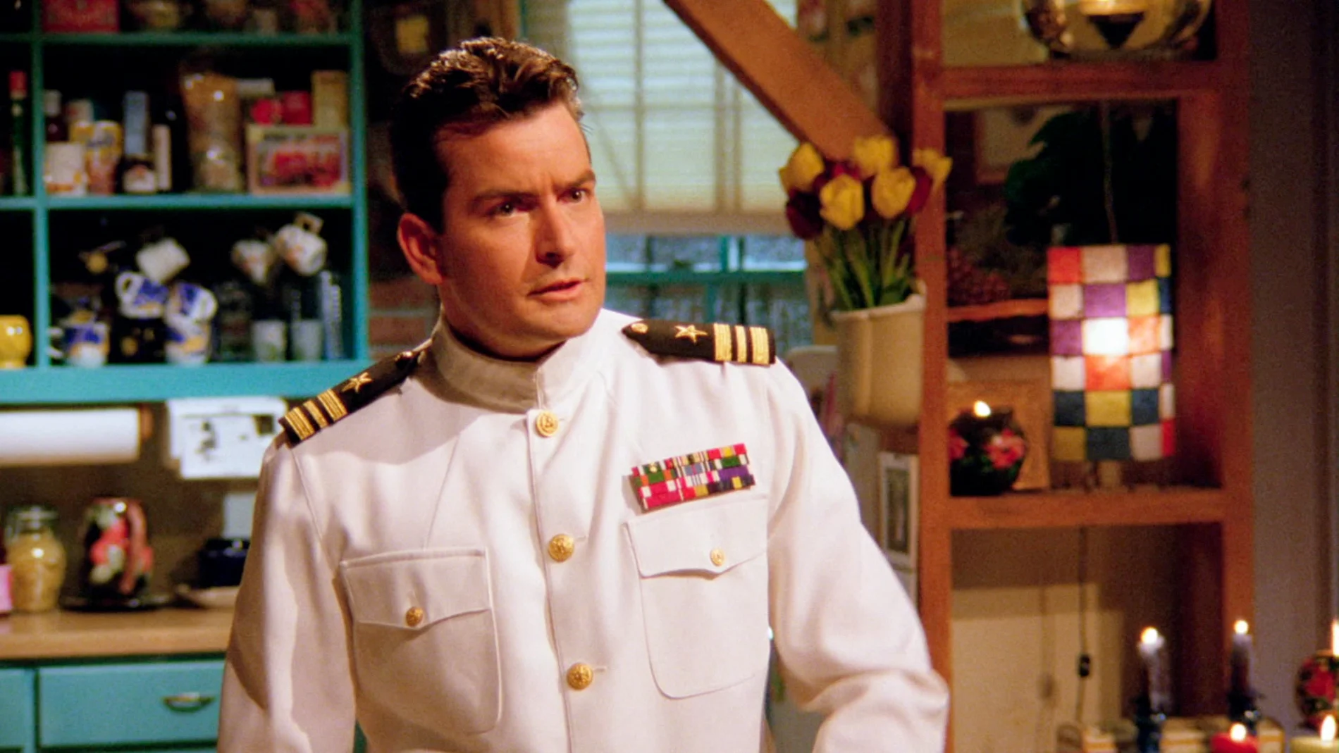 El novio marine de Phoebe en 'Friends' fue Charlie Sheen