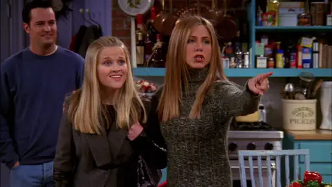 Reese Whiterspoon es la hermana de Rachel en 'Friends' 25 años de Friends