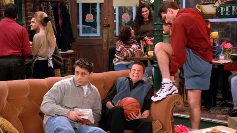 El nuevo novio de Phoebe es demasiado 'transparente' momento destacado