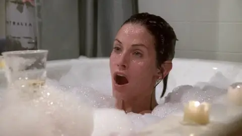 Monica y Chandler casi son pillados por Joey momento destacado