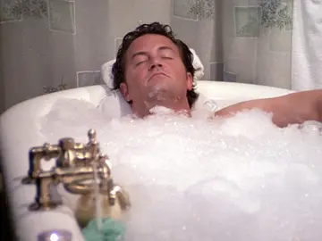 Chandler descubre 'el mundo de la espuma' Chandler descubre 'el mundo de la espuma'