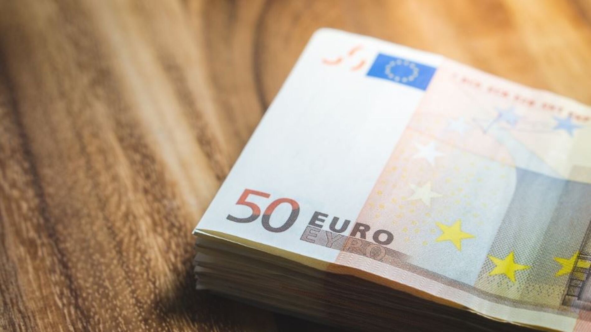 Los funcionarios verán aumentado su sueldo en un 2%, en 2020