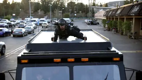 Hondo se juega la vida deteniendo a dos criminales momento destacado