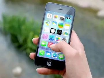 apple apps hand 3510_643x397 apple apps hand 3510_643x397