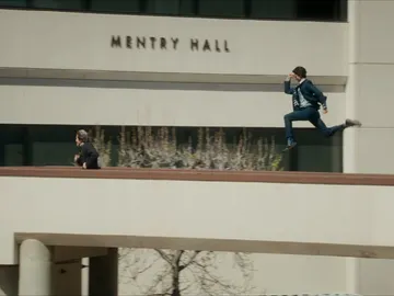 Persiguiendo al delincuente Persiguiendo al delincuente