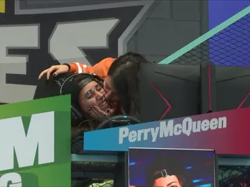 Surge el primer romance en 'Top Gamers Academy' Surge el primer romance en 'Top Gamers Academy'