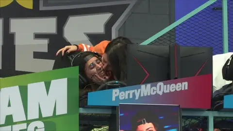 Surge el primer romance en 'Top Gamers Academy' Surge el primer romance en 'Top Gamers Academy'