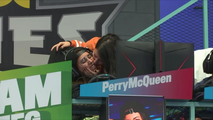 Surge el primer romance en 'Top Gamers Academy' Surge el primer romance en 'Top Gamers Academy'