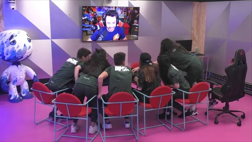 Grefg tiene una reuni&oacute;n privada con su equipo