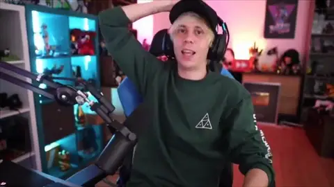 Rubius repasa con su equipo las malas puntuaciones de los últimos días Rubius repasa con su equipo las malas puntuaciones de los últimos días