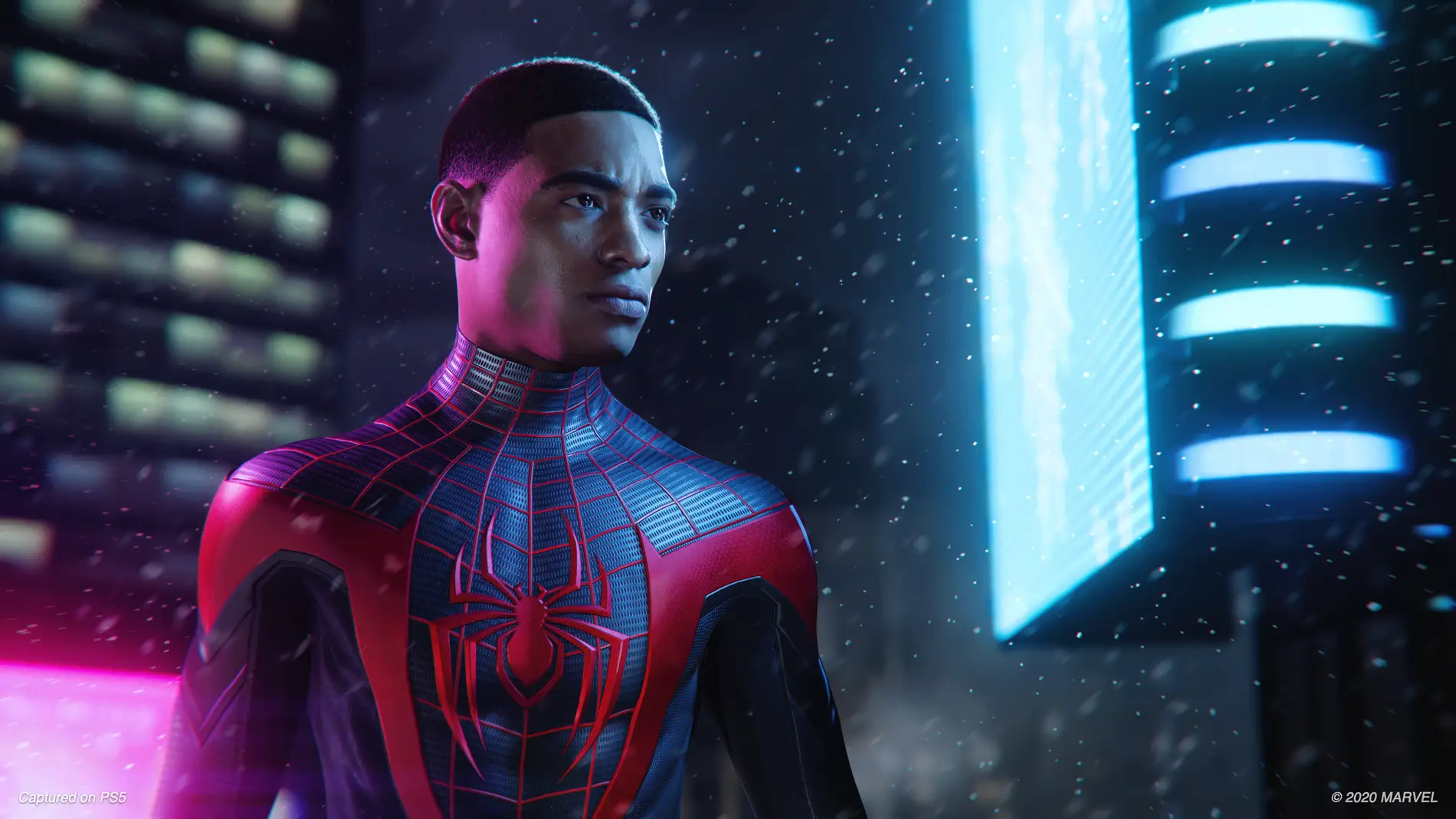 Spider-Man Miles Morales se actualiza y estrena un espectacular traje junto  con nueva tecnología - VÍDEO