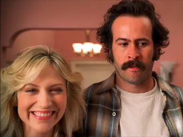 Earl finge estar muerto Earl finge estar muerto