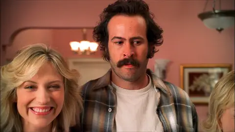 Earl finge estar muerto Me llamo Earl