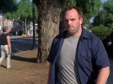 Los cubiertos que quiere devolver Earl, los robó Randy Los cubiertos que quiere devolver Earl, los robó Randy