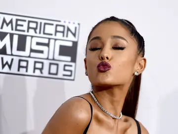 Ariana Grande en una entrega de premios Ariana Grande en una entrega de premios