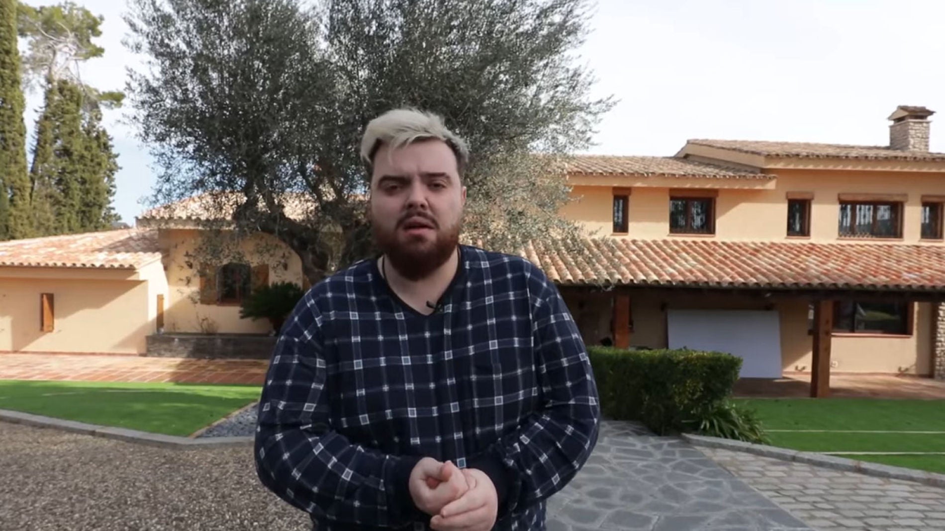 Ibai Llanos hizo un tour por su casa en Youtube.