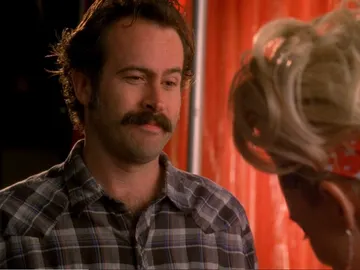 Earl y Joy se despiden Earl y Joy se despiden