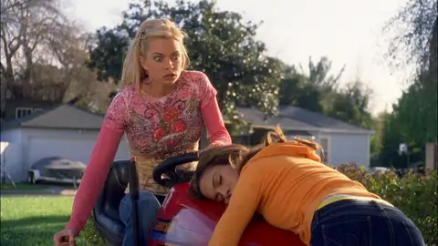 Joy atropella a Catalina Me llamo Earl