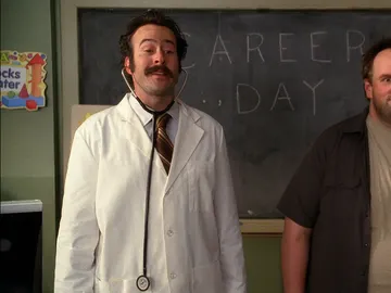 Earl se disfraza de médico Earl se disfraza de médico