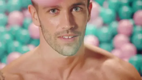¿Mala suerte en el amor? Los isleños explican las razones por las que buscan su pareja ideal en 'Love Island' ¿Mala suerte en el amor? Los isleños explican las razones por las que buscan su pareja ideal en 'Love Island'