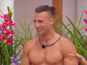 Moure, la guinda del pastel de 'Love Island': "Viene dispuesto a revolucionar el gallinero"