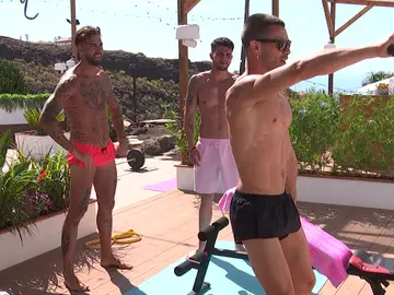 Vídeo inédito: Saúl ejerce de entrenador personal de Jesús y Jovan en el gimnasio Vídeo inédito: Saúl ejerce de entrenador personal de Jesús y Jovan en el gimnasio