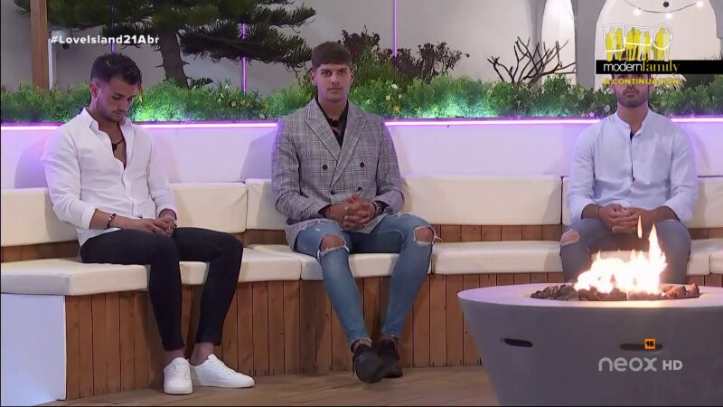 Carla se reencuentra con Jesús y Celia sigue con Miguel