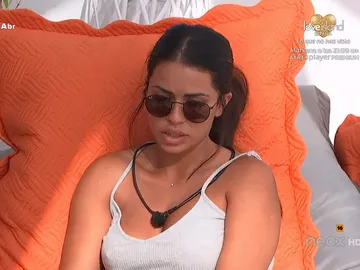 Todos contra Yasmina Todos contra Yasmina