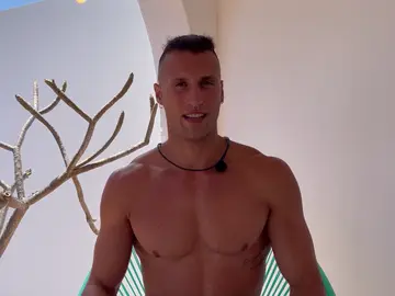 Moure, deseoso por conocer a su isleña ideal: "He sentido otro tipo de mariposas" Moure, deseoso por conocer a su isleña ideal: "He sentido otro tipo de mariposas"