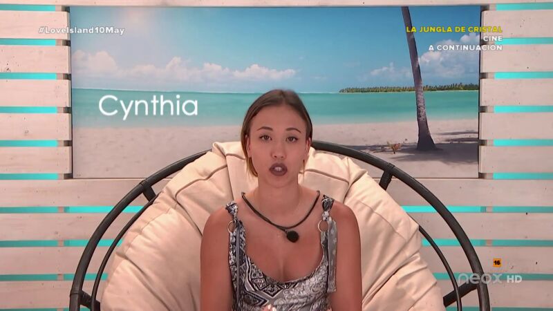 Cari se indigna con Cynthia ante sus hirientes palabras con Yaiza