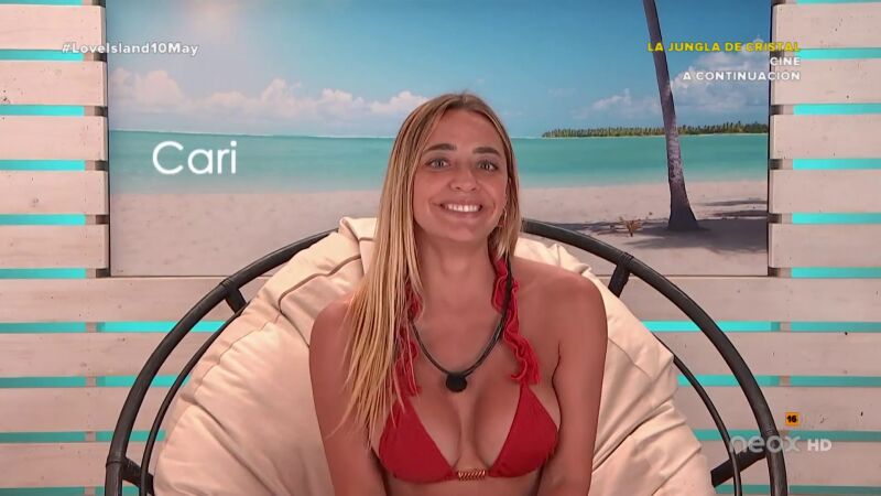 Adonis conquista a las isleñas: 