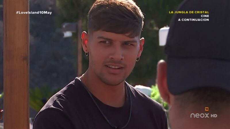 Los celos de Miguel salen a la luz cuando Celia se va de cita