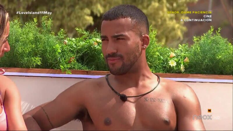 Adonis no se cierra puertas y mueve ficha con Cari