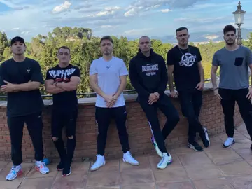 Empezando por la izquierda: Viruzz, Torete, Reven, Future, Jägger y ElMillor Empezando por la izquierda: Viruzz, Torete, Reven, Future, Jägger y ElMillor