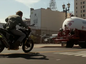 Riggs en plena persecución Riggs en plena persecución