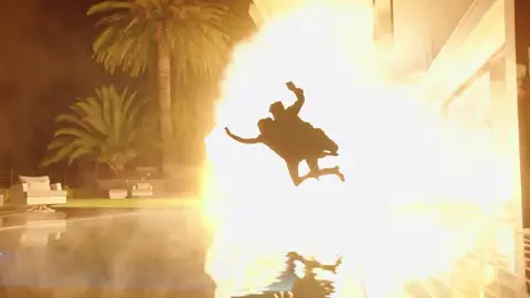 Otro policía que pierde la cabeza Otro policía que pierde la cabeza