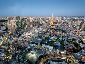 De película: Una cabeza gigante aparece en las calles de Tokio De película: Una cabeza gigante aparece en las calles de Tokio