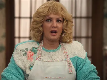 Beverly descubre la ruptura de Erica Beverly descubre la ruptura de Erica