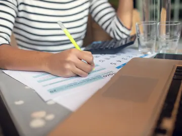 La conmovedora sorpresa que recibe un trabajador de la persona más inesperada al hacer la declaración de la renta La conmovedora sorpresa que recibe un trabajador de la persona más inesperada al hacer la declaración de la renta