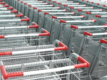 Detienen a una niña de 14 años por ¿lanzar un carrito de la compra desde un tejado? Detienen a una niña de 14 años por ¿lanzar un carrito de la compra desde un tejado?