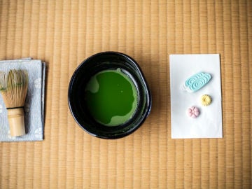 ¿Por qué recibes té y dulces si vas a un balneario japonés? El motivo está vinculado a la seguridad