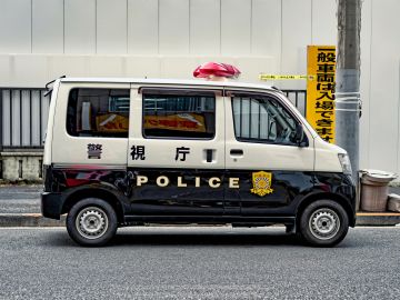 Lo nunca visto en Japón: un policía japonés es sancionado por robar en un lugar de culto