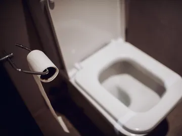 ¿Sentados o de pie? Una encuesta revela la rutina de baño de los hombres en Japón con respuestas de lo más inesperadas ¿Sentados o de pie? Una encuesta revela la rutina de baño de los hombres en Japón con respuestas de lo más inesperadas