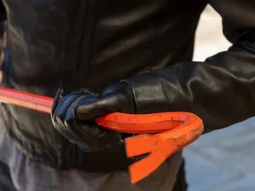 La fiebre por las cartas 'Pokémon' alcanza cotas disparatadas de criminalidad y robos de hasta 200.000 euros La fiebre por las cartas 'Pokémon' alcanza cotas disparatadas de criminalidad y robos de hasta 200.000 euros