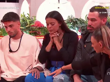 Lorena pone las cartas sobre la mesa a Rubén mientras Saúl teme su posible expulsión de ‘Love Island’ Lorena pone las cartas sobre la mesa a Rubén mientras Saúl teme su posible expulsión de ‘Love Island’