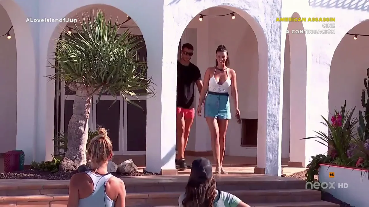 La llegada de Mónica pone en alerta a las isleñas de la villa: ¡viene a por Rafa y Alberto! La llegada de Mónica pone en alerta a las isleñas de la villa: ¡viene a por Rafa y Alberto!
